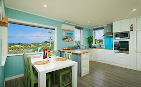 Classic Charm, Sea & Mountain Views, Family Fun - Kk95170
